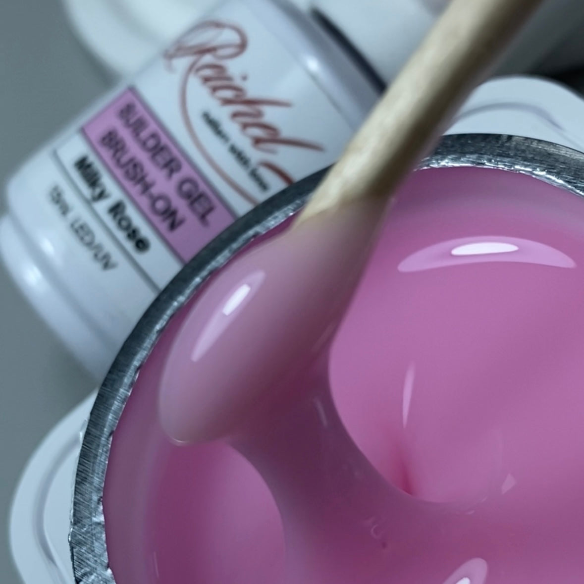 BUILDER GEL - BRUSH ON